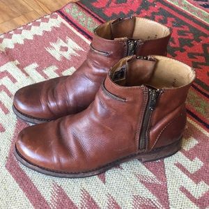 Frye Veronica Seam Short Boots Leather Brown